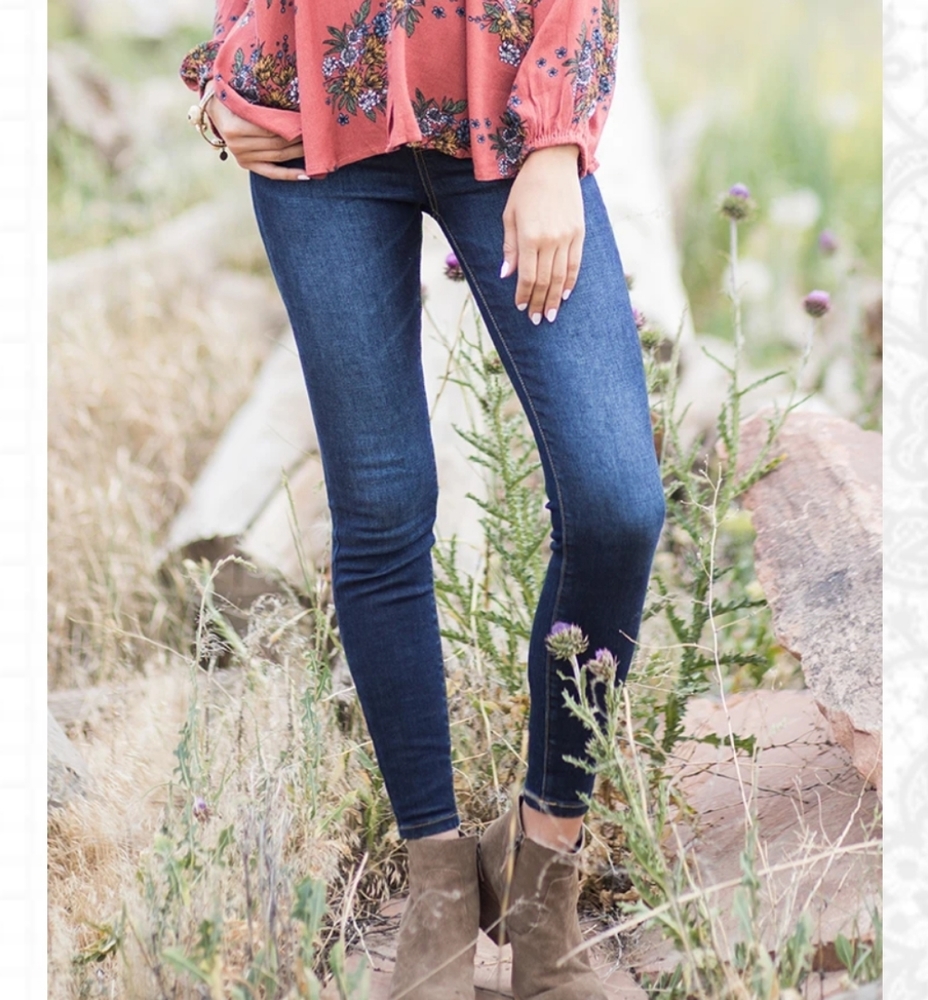 Grace and Lace classic pull on in dark wash